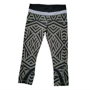 Lululemon Run Inspire Crop Leggings Full-On Luxtreme Chevron Shuffle Fatigue